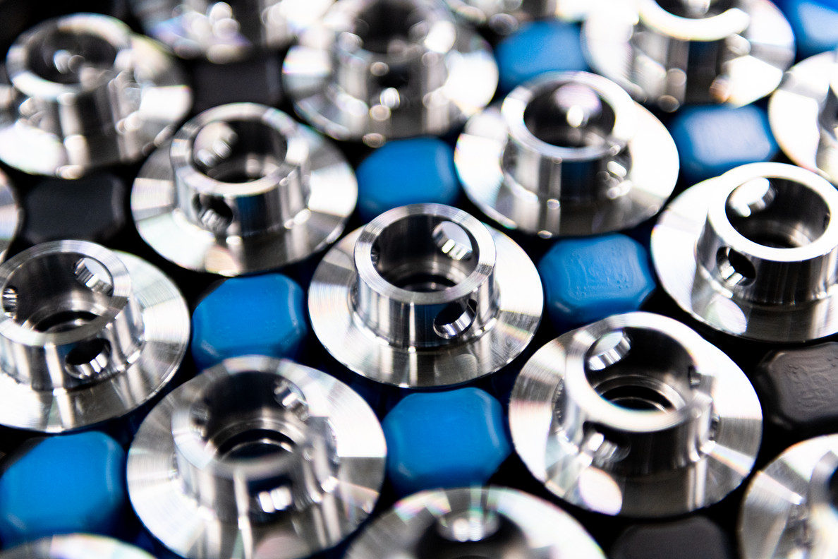 Foto von Bauteilen für ein Dämpferventil von RAPA Automotive