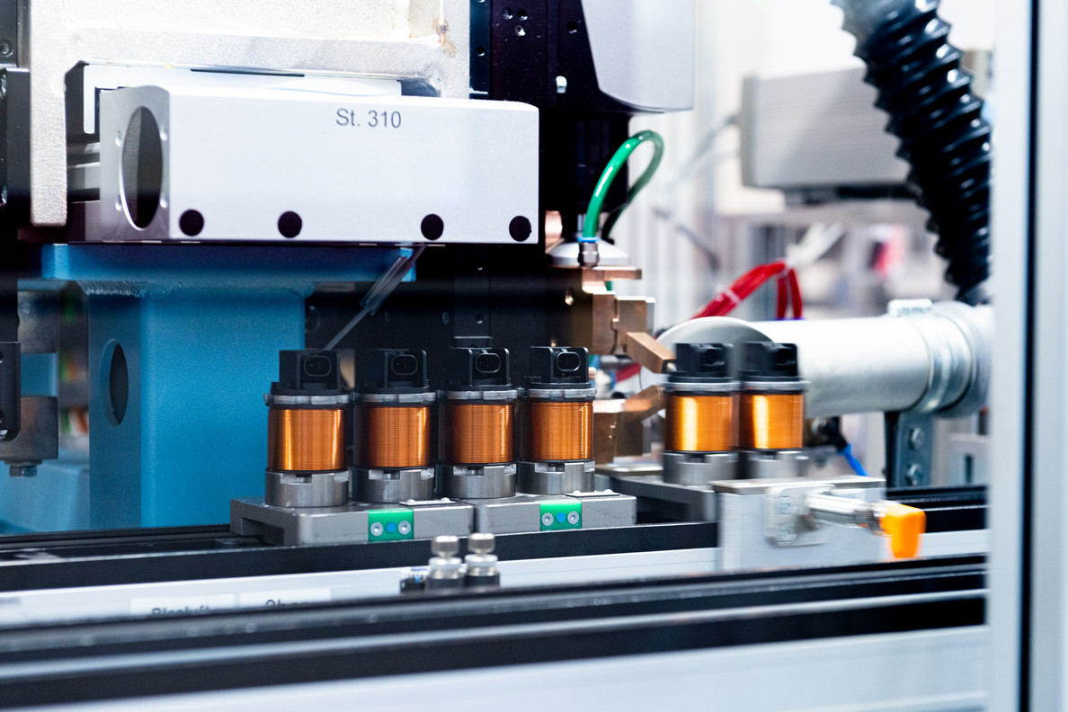 Foto einer Produktionsanlage bei RAPA Automotive